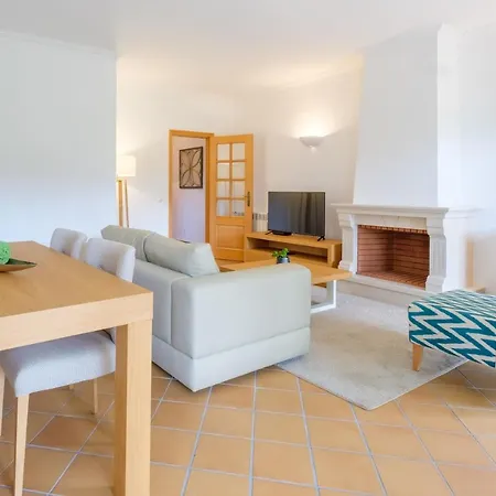 Dom wakacyjny Townhouse Leonor De Aragao *