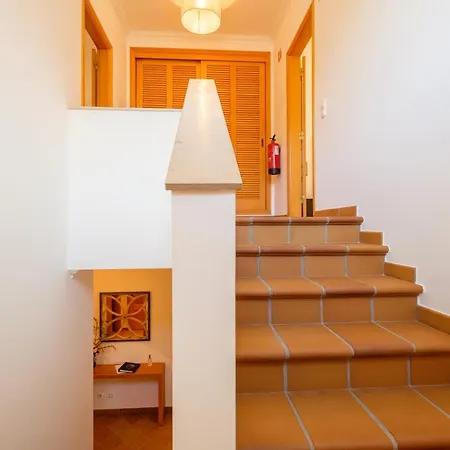 Dom wakacyjny Townhouse Leonor De Aragao *